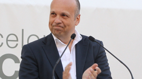 El dirigente de Syriza Stavros Karagkounis durante el acto en apoyo de la candidata a la alcaldía de Barcelona de BComú, Ada Colau. EFE/Toni Garriga El dirigente de Syriza Stavros Karagkounis durante el acto en apoyo de la candidata a la alcaldía de Barcelona de BComú, Ada Colau. EFE/Toni Garriga