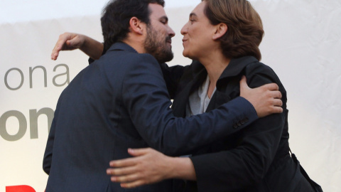 El candidato a la presidencia del Gobierno por IU, Alberto Garzón, durante el acto celebrado en apoyo de la candidata a la alcaldía de Barcelona de BComú, Ada Colau. EFE/Toni Garriga El candidato a la presidencia del Gobierno por IU, Alberto Garzón, durante el acto celebrado en apoyo de la candidata a la alcaldía de Barcelona de BComú, Ada Colau. EFE/Toni Garriga