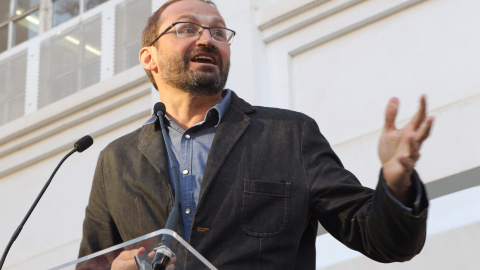 El coordinador nacional de ICV, Joan Herrera, ha participado en el acto en apoyo de la candidata de BComú a la alcaldía de Barcelona, Ada Colau. EFE/Toni Garriga El coordinador nacional de ICV, Joan Herrera, ha participado en el acto en apoyo de la candidata de BComú a la alcaldía de Barcelona, Ada Colau. EFE/Toni Garriga