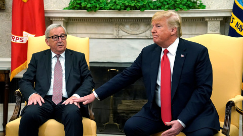 Juncker y Trump, en la Casa Blanca este miércoles. REUTERS/Kevin Lamarque Juncker y Trump, en la Casa Blanca este miércoles. REUTERS/Kevin Lamarque