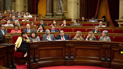 Pleno del Parlament en torno al debate a la totalidad de la proposición de ley sobre el uso y el aprendizaje de las lenguas oficiales en la enseñanza no universitaria del pasado 25 de mayo. Pleno del Parlament en torno al debate a la totalidad de la proposición de ley sobre el uso y el aprendizaje de las lenguas oficiales en la enseñanza no universitaria del pasado 25 de mayo.