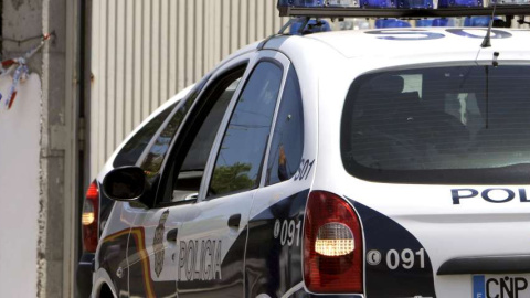 Un vehículo de la Policía Nacional. EFE Un vehículo de la Policía Nacional. EFE