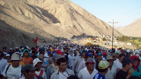 Protestas contra el proyecto minero Tía María, del Grupo México. / ALBERTO ÑIQUÉN