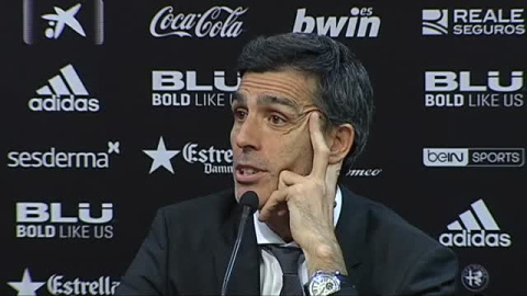 El Levante clama contra el árbitro en el derby valenciano El Levante clama contra el árbitro en el derby valenciano