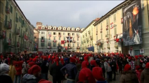 Casi doscientos heridos en una fiesta de carnaval en Italia Casi doscientos heridos en una fiesta de carnaval en Italia