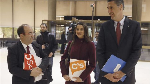 Los candidatos de PSC, Miquel Iceta; Ciudadanos, Inés Arrimadas; y PPC, Xavier García Albiol, en una imagen de archivo. EFE Los candidatos de PSC, Miquel Iceta; Ciudadanos, Inés Arrimadas; y PPC, Xavier García Albiol, en una imagen de archivo. EFE