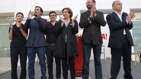 (De i a d) Ska Keller (Partido Verde Europeo); el candidato a la presidencia del Gobierno por IU, Alberto Garzón; el número dos de Barcelona en Comú, Gerardo Pisarello; la candidata de Barcelona En Comú, Ada Colau; el coordinador nacional d (De i a d) Ska Keller (Partido Verde Europeo); el candidato a la presidencia del Gobierno por IU, Alberto Garzón; el número dos de Barcelona en Comú, Gerardo Pisarello; la candidata de Barcelona En Comú, Ada Colau; el coordinador nacional d