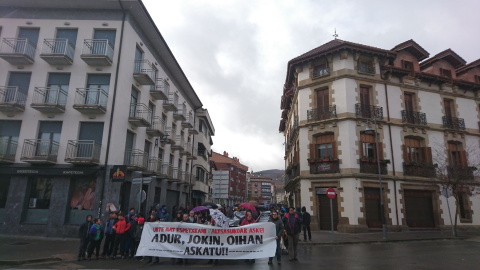 La localidad de Altsasu vuelve a salir a la calle para pedir justicia./PÚBLICO La localidad de Altsasu vuelve a salir a la calle para pedir justicia./PÚBLICO