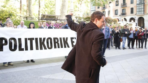 Hasier Arraiz, presidente de Sortu, a su llegada al Tribunal Superior de Justicia del País Vasco. EFE Hasier Arraiz, presidente de Sortu, a su llegada al Tribunal Superior de Justicia del País Vasco. EFE