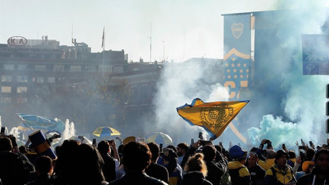 GRAF4068. MADRID, 09/12/2018.- Aficionados del Boca Juniors en la Zona de seguidores habilitada junto a la Plaza de los Sagrados Corazones de Madrid. La ciudad de Madrid despierta este domingo pendiente de un River-Boca, una final de la Cop GRAF4068. MADRID, 09/12/2018.- Aficionados del Boca Juniors en la Zona de seguidores habilitada junto a la Plaza de los Sagrados Corazones de Madrid. La ciudad de Madrid despierta este domingo pendiente de un River-Boca, una final de la Cop