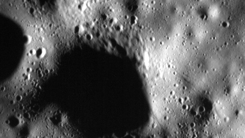 La superficie del planeta golpeada por cráteres secundarios, desde MESSENGER, la misión orbital que llegó a su fin en abril de 2015. NASA/Johns Hopkins University Applied Physics Laboratory/Carnegie Institution of Washington