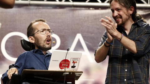 Echenique e Iglesias, durante el acto en Zaragoza. EFE/JAVIER BELVER Echenique e Iglesias, durante el acto en Zaragoza. EFE/JAVIER BELVER
