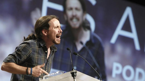 Pablo Iglesias, durante el acto en Zaragoza. EFE/JAVIER BELVER Pablo Iglesias, durante el acto en Zaragoza. EFE/JAVIER BELVER