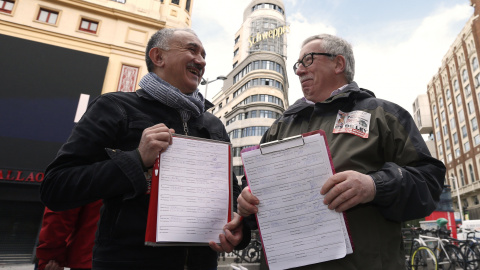 Los secretarios generales de CCOO y UGT, Ignacio Fernández Toxo y Pepe Álvarez, participaron hoy en Madrid en una recogida de firmas para promover una Iniciativa Legislativa Popular (ILP) para la implantar una prestación de ingresos mínimos Los secretarios generales de CCOO y UGT, Ignacio Fernández Toxo y Pepe Álvarez, participaron hoy en Madrid en una recogida de firmas para promover una Iniciativa Legislativa Popular (ILP) para la implantar una prestación de ingresos mínimos