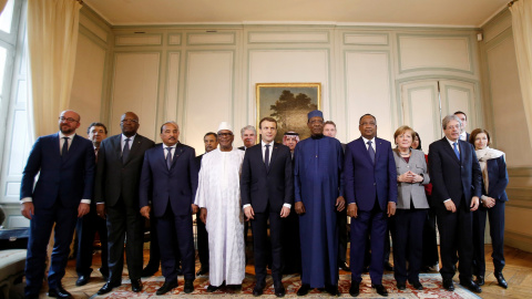 El presidente francés Emmanuel Macron junto a los líderes del Sahel G-5.REUTERS/Michel Euler El presidente francés Emmanuel Macron junto a los líderes del Sahel G-5.REUTERS/Michel Euler