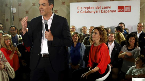 Pedro Sánchez junto a la candidata del PSC en las elecciones generales, Meritxell Batet. - EFE Pedro Sánchez junto a la candidata del PSC en las elecciones generales, Meritxell Batet. - EFE
