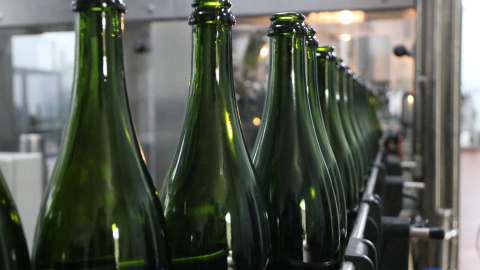 Una embotelladora de cava. Una embotelladora de cava.