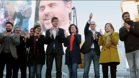 La número dos Marta Rovira al costat de Gabriel Rufián; els consellers Carles Mundó i Raül Romeva i la presidenta del Parlament i también candidata Carme Forcadell al final de l'acte central de campanya a Barcelona d'Esquerra EFE/Marta Pére La número dos Marta Rovira al costat de Gabriel Rufián; els consellers Carles Mundó i Raül Romeva i la presidenta del Parlament i también candidata Carme Forcadell al final de l'acte central de campanya a Barcelona d'Esquerra EFE/Marta Pére