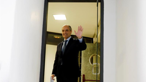El expresident de la Generalitat Francisco Camps a su salida este miércoles del Consell Juridic Consultiu. - EFE El expresident de la Generalitat Francisco Camps a su salida este miércoles del Consell Juridic Consultiu. - EFE