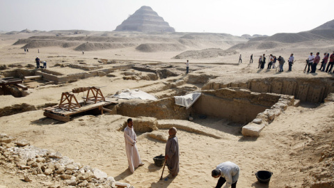 Panorámica de la necrópolis de Saqqara. REUTERS Panorámica de la necrópolis de Saqqara. REUTERS
