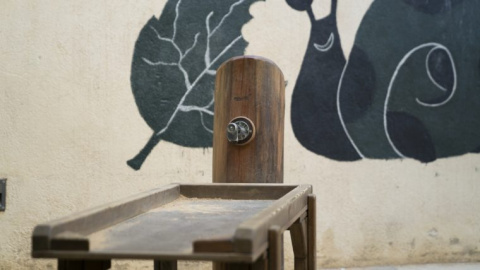 Una fuente en el patio de una escuela de Barcelona. Una fuente en el patio de una escuela de Barcelona.
