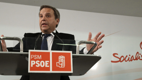 El candidato del PSOE para el Ayuntamiento de Madrid, Antonio Miguel Carmona, durante la rueda de prensa que ha ofrecido en la sede del PSM. EFE/Angel Díaz El candidato del PSOE para el Ayuntamiento de Madrid, Antonio Miguel Carmona, durante la rueda de prensa que ha ofrecido en la sede del PSM. EFE/Angel Díaz