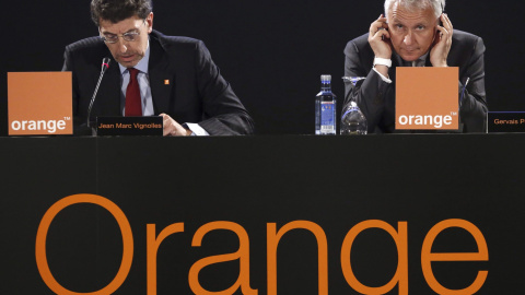 El director general adjunto del grupo Orange, Gervais Pellisier (d), y el consejero delegado de Orange España, Jean Marc Vignolles (i), durante la rueda de prensa que han ofrecido para presentar la opa sobre Jazztel. EFE/Javier Lizón El director general adjunto del grupo Orange, Gervais Pellisier (d), y el consejero delegado de Orange España, Jean Marc Vignolles (i), durante la rueda de prensa que han ofrecido para presentar la opa sobre Jazztel. EFE/Javier Lizón