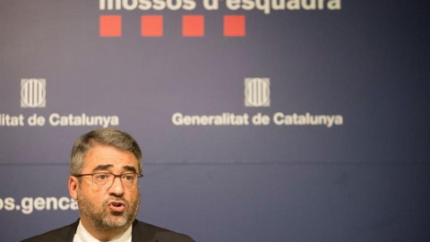 21/08/2018.- El director de los Mossos d'Esquadra, Andreu Joan Martínez, durante la rueda de prensa en la que ha defendido hoy que la actuación de la agente que ayer abatió a un supuesto terrorista que irrumpió en la comisaría de Cornellà ( 21/08/2018.- El director de los Mossos d'Esquadra, Andreu Joan Martínez, durante la rueda de prensa en la que ha defendido hoy que la actuación de la agente que ayer abatió a un supuesto terrorista que irrumpió en la comisaría de Cornellà (