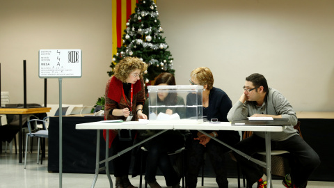 Más de 5,5 millones de catalanes están llamados a las urnas este 21-D. / Reuters