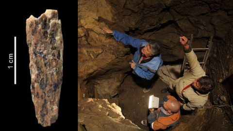 El pequeño fragmento de hueso (izquierda) de la hija de una neandertal y un denisovano se ha encontrado en la cueva de Denisova (derecha), en Rusia. / S. Pääbo et al.-Nature/PAET SB RAS, Sergei Zelensky El pequeño fragmento de hueso (izquierda) de la hija de una neandertal y un denisovano se ha encontrado en la cueva de Denisova (derecha), en Rusia. / S. Pääbo et al.-Nature/PAET SB RAS, Sergei Zelensky