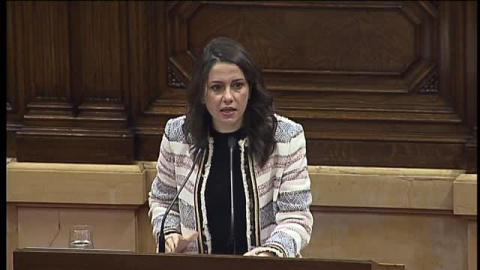 Arrimadas: "Ni ustedes son solamente Cataluña ni Rajoy es solamente España" Arrimadas: "Ni ustedes son solamente Cataluña ni Rajoy es solamente España"