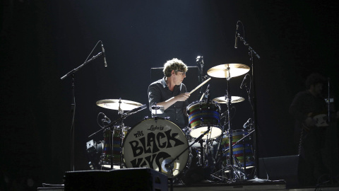 El batería de la banda estadounidense "The Black Keys", Patrick Carney, durante el concierto de la primera jornada del Festival Primavera Sound celebrado esta noche en Barcelona. EFE/Alejandro García El batería de la banda estadounidense "The Black Keys", Patrick Carney, durante el concierto de la primera jornada del Festival Primavera Sound celebrado esta noche en Barcelona. EFE/Alejandro García