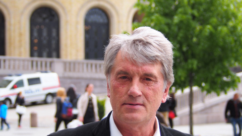 Viktor Yushchenko frente al Parlamento de Noruega. /NACHO SEVILLA Viktor Yushchenko frente al Parlamento de Noruega. /NACHO SEVILLA