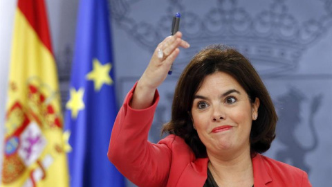 La vicepresidenta del Gobierno en funciones, Soraya Sáenz de Santamaría, durante la rueda de prensa posterior a la reunión del Consejo de Ministros. /EFE La vicepresidenta del Gobierno en funciones, Soraya Sáenz de Santamaría, durante la rueda de prensa posterior a la reunión del Consejo de Ministros. /EFE