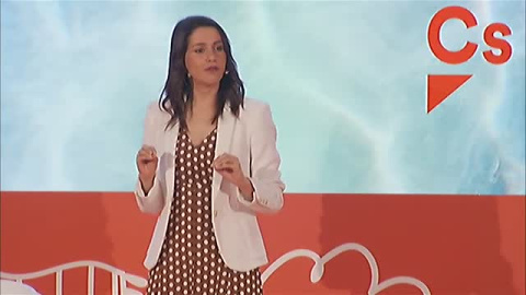 Arrimadas cree que la negociaciÃ³n entre SÃ¡nchez e Iglesias sÃ³lo es un "culebrÃ³n del sillÃ³n de verano"