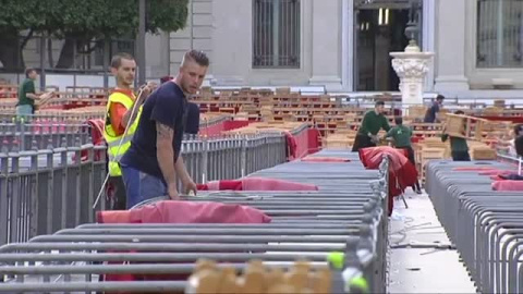 Las calles de Sevilla recuperan poco a poco la normalidad tras la Semana Santa Las calles de Sevilla recuperan poco a poco la normalidad tras la Semana Santa