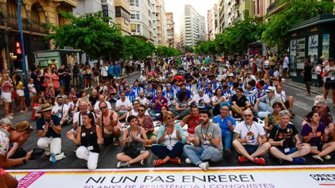 La sentada que ha protagonizado la manifestación por el día del Orgull Alacant, en Alicante. EUROPA PRESS/Sonia Arcos La sentada que ha protagonizado la manifestación por el día del Orgull Alacant, en Alicante. EUROPA PRESS/Sonia Arcos