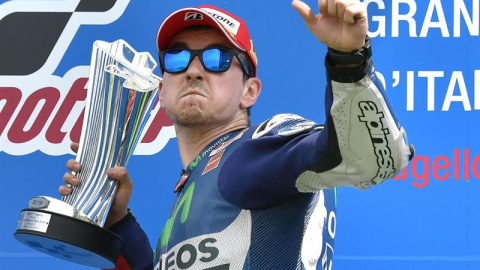 Jorge Lorenzo celebra su triunfo en el GP de Italia. /EFE Jorge Lorenzo celebra su triunfo en el GP de Italia. /EFE