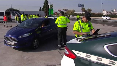 Campaña de la DGT para controlar el uso del móvil al volante Campaña de la DGT para controlar el uso del móvil al volante