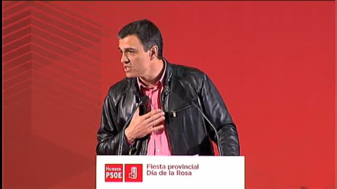 Pedro Sánchez: "El PP mete la mano y Rivera les echa una manita" Pedro Sánchez: "El PP mete la mano y Rivera les echa una manita"