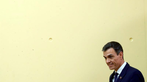 El presidente del Gobierno español, Pedro Sánchez, a su llegada a la rueda de prensa tras la segunda jornada de la cumbre informal europea de Salzburgo, dedicada a la crisis migratoria. (JUANJO MARTÍN | EFE) El presidente del Gobierno español, Pedro Sánchez, a su llegada a la rueda de prensa tras la segunda jornada de la cumbre informal europea de Salzburgo, dedicada a la crisis migratoria. (JUANJO MARTÍN | EFE)