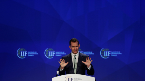 El rey Felipe VI durante su intervención en la apertura de la reunión de primavera del Institute of International Finance (IIF). REUTERS/Susana Vera