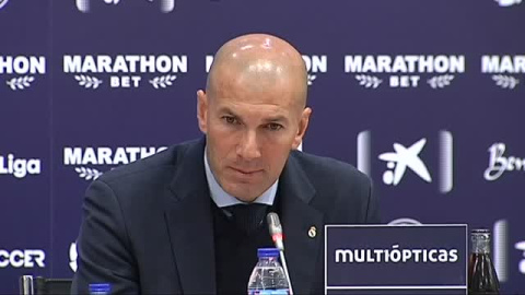 Zidane: "Benzema no va a tirar la toalla" Zidane: "Benzema no va a tirar la toalla"