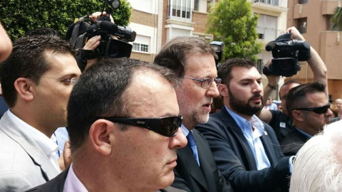 Mariano Rajoy a su llegada a la plaza del Ayuntamiento de Alfafar.- EUROPA PRESS Mariano Rajoy a su llegada a la plaza del Ayuntamiento de Alfafar.- EUROPA PRESS