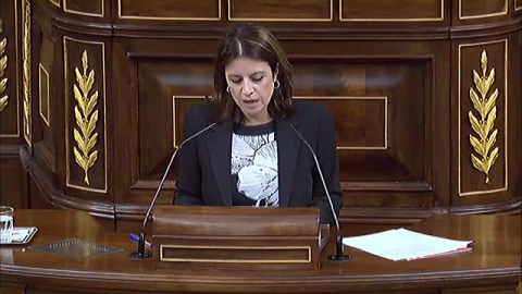 Lastra reprocha a Iglesias su abstención y éste responde desde su escaño: "¡Qué poca vergüenza!" Lastra reprocha a Iglesias su abstención y éste responde desde su escaño: "¡Qué poca vergüenza!"