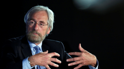 El economista jefe del BCE, Peter Praet durante su intervencion en la reunión del Instituto Internacional de Finanzas, en Madrid. REUTERS/Susana Vera