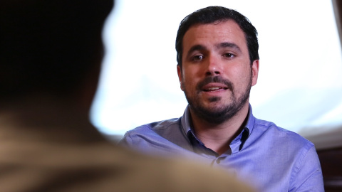 Alberto Garzón durante la entrevista.-PÚBLICO Alberto Garzón durante la entrevista.-PÚBLICO