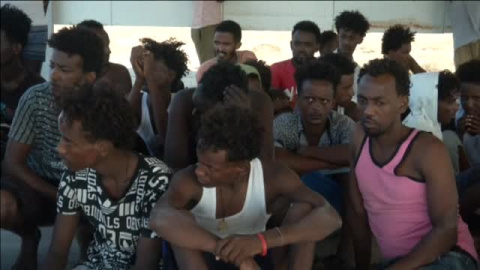 Una embarcaciÃ³n se hunde frente a la costa de Libia