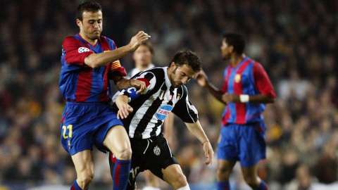 Luis Enrique disputa un balón con Del Piero durante la vuelta de Champions de 2003. Luis Enrique disputa un balón con Del Piero durante la vuelta de Champions de 2003.