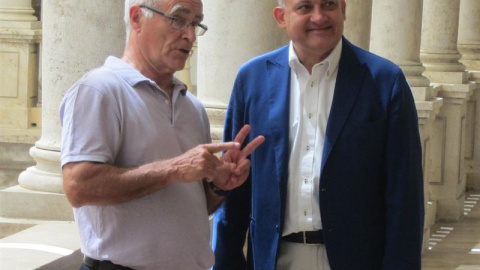 El candidato de Compromís a la alcaldía de Valencia, Joan Ribó, junto al candidato del PSPV, Joan Calabuig. EP El candidato de Compromís a la alcaldía de Valencia, Joan Ribó, junto al candidato del PSPV, Joan Calabuig. EP